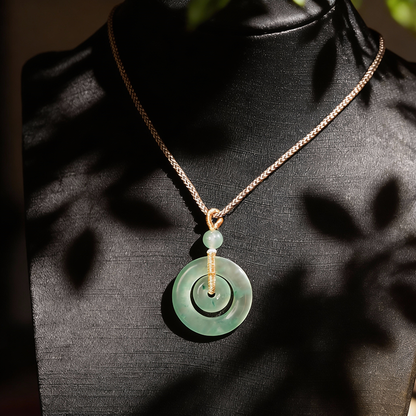 【Emerald Screen Reflecting the Scenery】Ice-Floating Peace Pendant